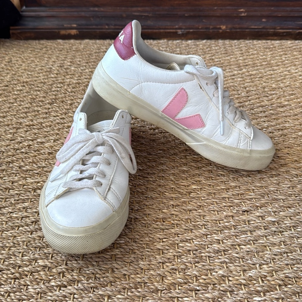Veja Campo Sneakers in Maroon/Pink